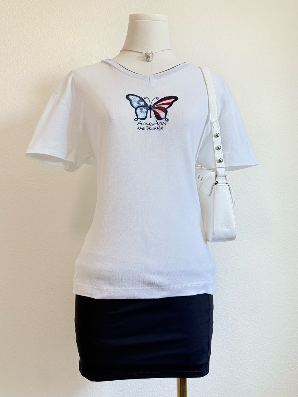 Vintage Spirit of America Embroidered Graphic V Neck Tee Shirt 90s Americana - Picture 2 of 10